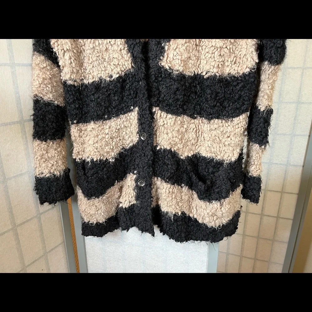 Free People oversized Black and Tan cardigan sweater; super soft & comfy
